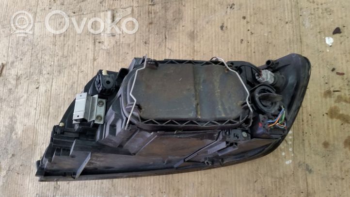 Volvo V50 Lampa przednia 