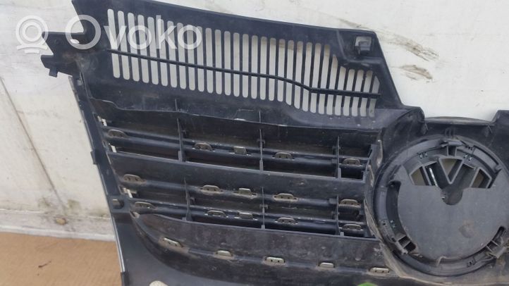 Volkswagen Golf V Maskownica / Grill / Atrapa górna chłodnicy 1K5853653C