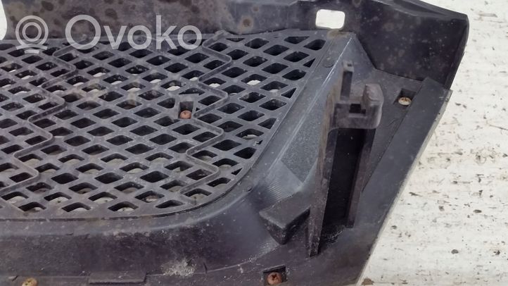 Daewoo Tacuma Maskownica / Grill / Atrapa górna chłodnicy 96399717