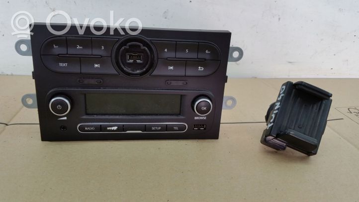 Renault Twingo III Panel / Radioodtwarzacz CD/DVD/GPS 281151884R