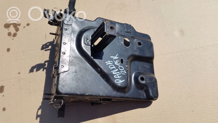 Fiat Panda III Boîte de batterie 55702622