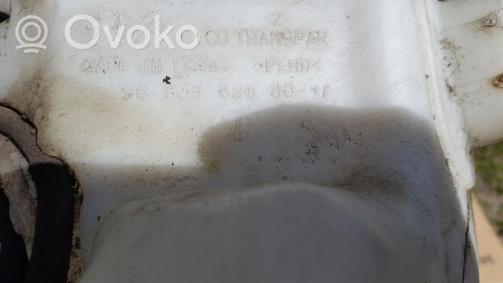 Peugeot 208 Zbiornik płynu do spryskiwaczy szyby przedniej / czołowej 9683988680