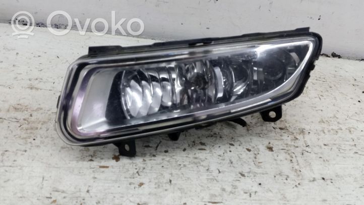 Volkswagen Jetta VI Front fog light 174162-01