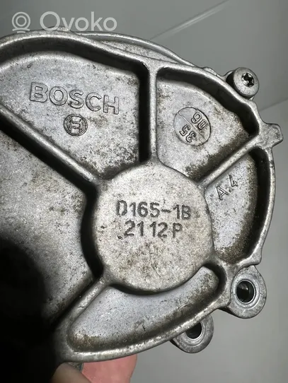 Volvo S40 Pompa podciśnienia D1651B