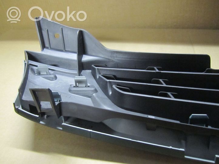 Mazda Demio Grille calandre supérieure de pare-chocs avant D26750712