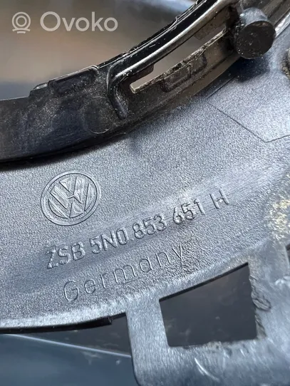 Volkswagen Tiguan Etupuskurin ylempi jäähdytinsäleikkö 5N0853651H