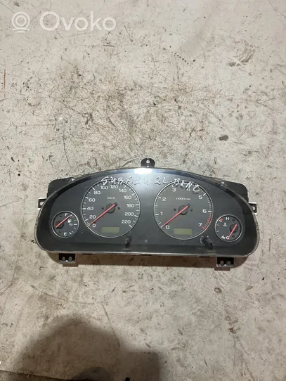 Subaru Legacy Compteur de vitesse tableau de bord 