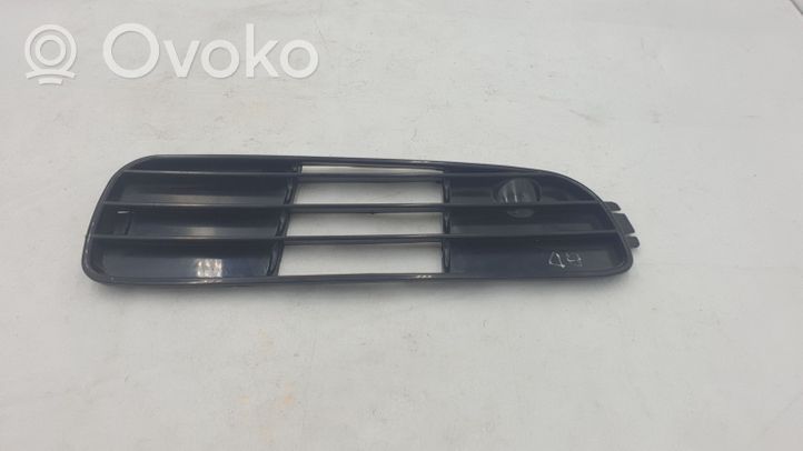 Audi 80 90 S2 B4 Grille inférieure de pare-chocs avant 8A0807346C