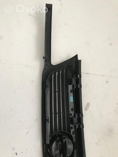 Opel Astra F Front bumper upper radiator grill 0700602