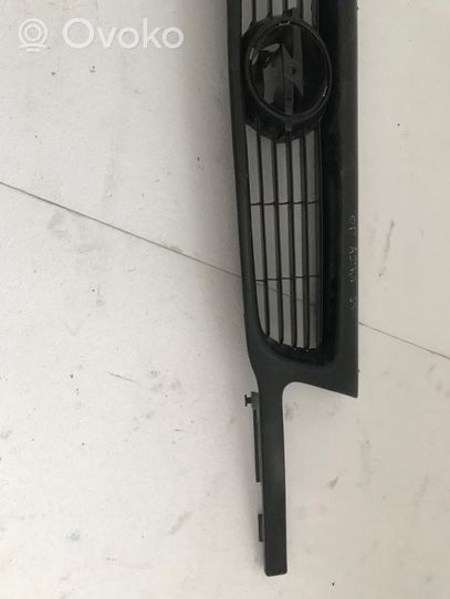 Opel Astra F Front bumper upper radiator grill 0700602