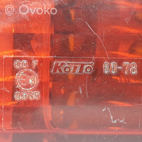 Toyota Land Cruiser (J100) Lampy tylnej klapy bagażnika 6078