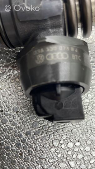 Audi A4 S4 B7 8E 8H Iniettore 038130063BJ