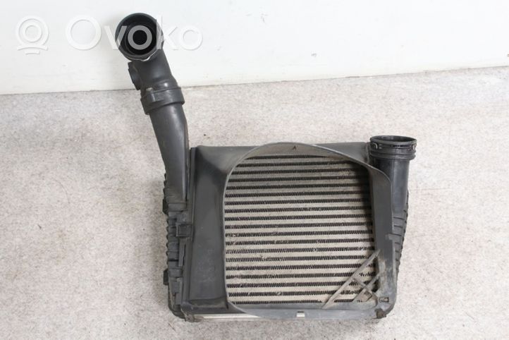 Volkswagen Touareg I Radiatore intercooler 7L0145803A