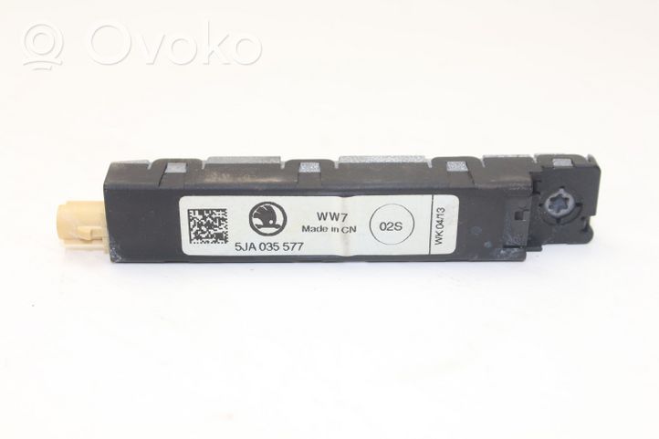 Seat Toledo IV (NH) Antenos stiprintuvas 5JA035577