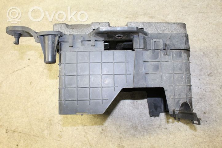 Volkswagen Touran II Battery tray 1K0915333