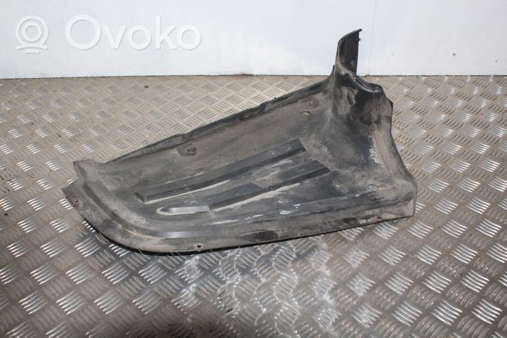 Volkswagen PASSAT B6 Couvre-soubassement arrière 3C0825216