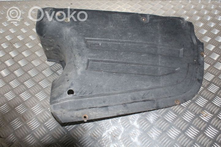 Volkswagen PASSAT B6 Couvre-soubassement arrière 3C0825216