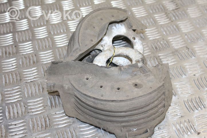 Audi A6 S6 C7 4G Soporte de goma del muelle espiral trasero 8K0512297E