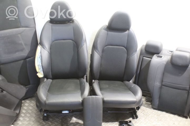 Nissan Qashqai Set interni salonas