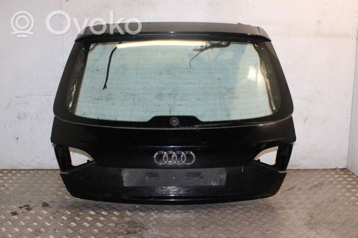 Audi A4 S4 B8 8K Takaluukun/tavaratilan kansi 