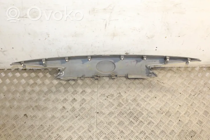 Toyota Auris E180 Apdaila galinio dangčio 7681102830