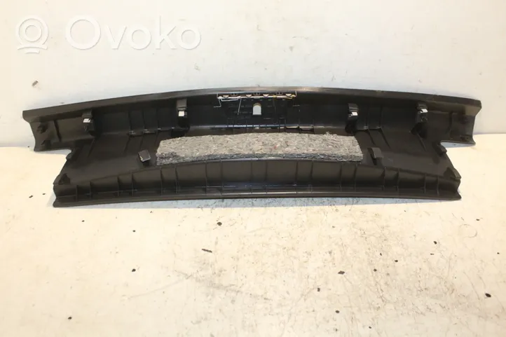 Volkswagen Golf VII Osłona pasa bagażnika 5G6863459K