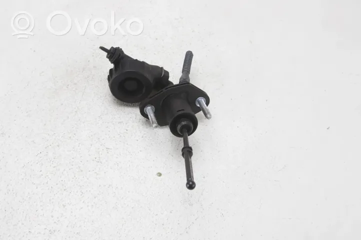 Opel Astra J Clutch master cylinder 55561916