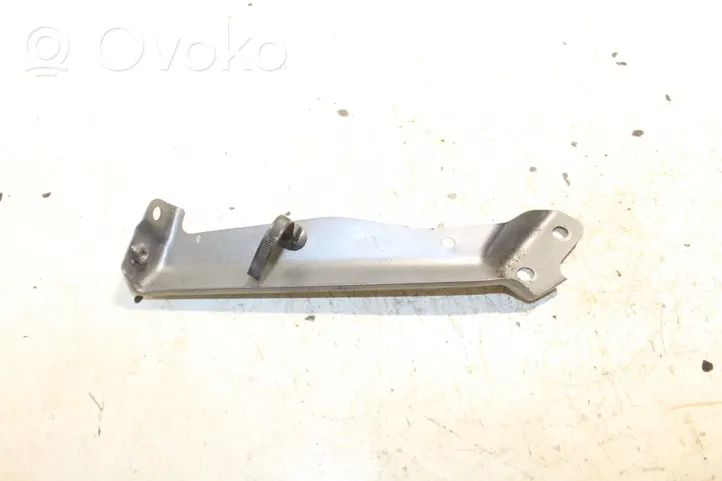 Nissan X-Trail T32 Fender mounting bracket 