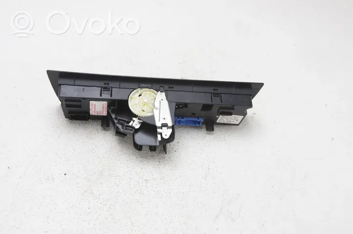 BMW X5 E53 Panel klimatyzacji 8409040