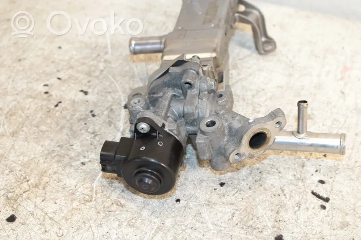 Toyota Auris E180 EGR-venttiili/lauhdutin 25601-37010