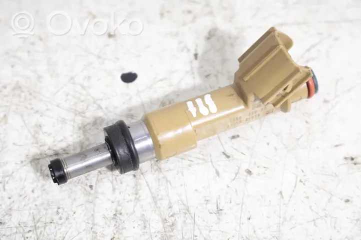 Toyota Auris E180 Injecteur de carburant 23250-0T030