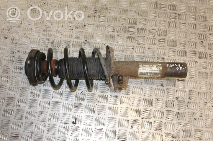 Volkswagen Tiguan Front shock absorber with coil spring 5N0400053T