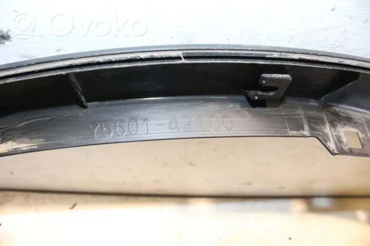 Toyota RAV 4 (XA40) Listwa / Nakładka na błotnik przedni 7560142100