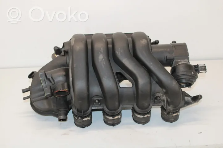 Volkswagen PASSAT B6 Intake manifold 06F133210P