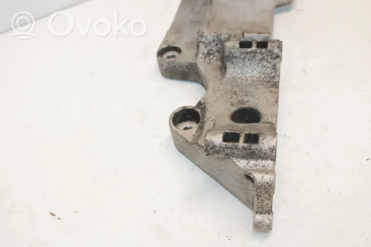 Audi A3 S3 8L Soporte del alternador 06A903143P