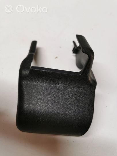 Toyota RAV 4 (XA40) Moldura de la guía del asiento delantero del pasajero 7212742030