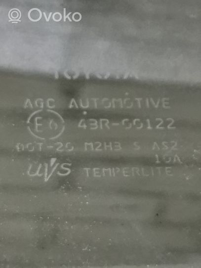 Toyota RAV 4 (XA40) Takakulmaikkunan ikkunalasi DOT20M2H3