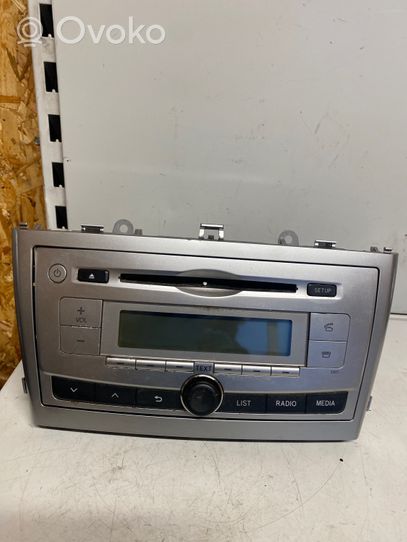 Toyota Avensis T270 Radio/CD/DVD/GPS-pääyksikkö 8612005220