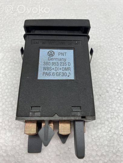 Volkswagen PASSAT B5 Hazard light switch 3B0953235D