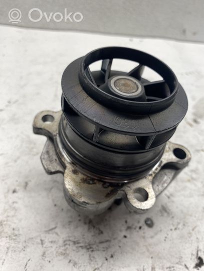 Volkswagen Touran I Water pump 03L121031C