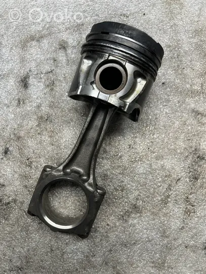 Opel Astra J Connecting rod/conrod 