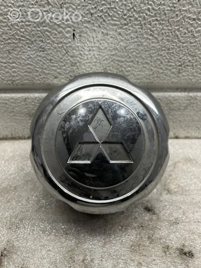 Mitsubishi Pajero R12 wheel hub/cap/trim MB816581