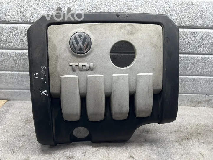 Volkswagen Golf V Moottorin koppa 03G103925