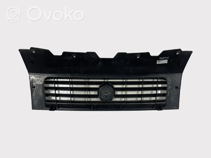 Fiat Ducato Maskownica / Grill / Atrapa górna chłodnicy 735443598