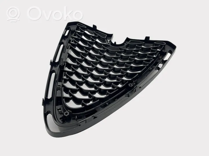 Alfa Romeo Stelvio Maskownica / Grill / Atrapa górna chłodnicy 156172304