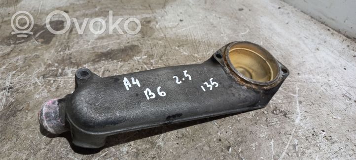 Audi A4 S4 B6 8E 8H Termostat / Obudowa termostatu 059121121