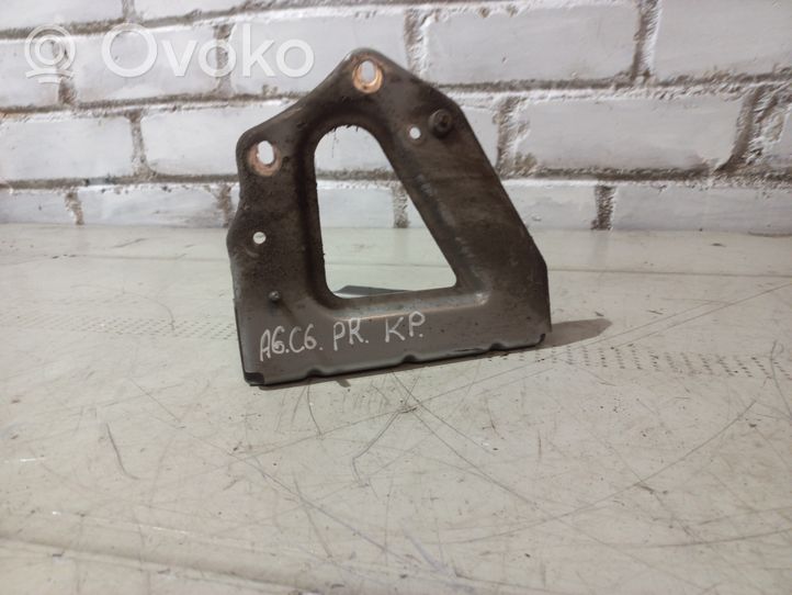 Audi A6 S6 C6 4F Supporto di montaggio del parafango 4F0821135