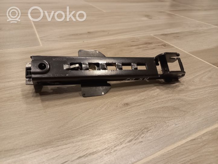 Audi A4 S4 B8 8K Rail de réglage hauteur de ceinture de sécurité 560927324