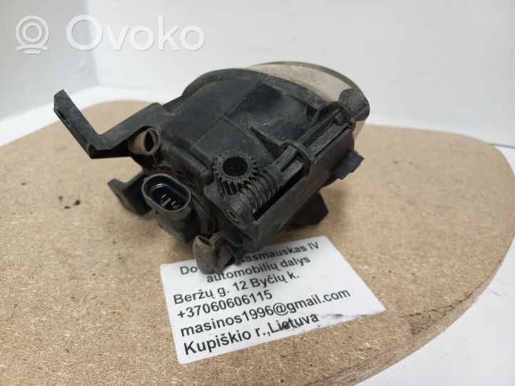 Audi A4 S4 B7 8E 8H Światło przeciwmgłowe przednie 8E0941700C