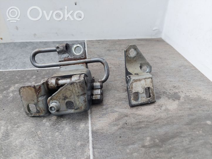 Volkswagen Golf V Set di cerniere portiera anteriore 1K0831412K